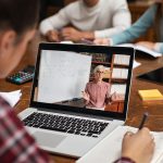 Plataformas de e-learning con IA: Educación personalizada en la era digital